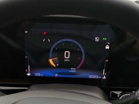 Used 2025 Chevrolet Trax RS w/ Sunroof Package FWD image 31