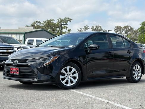 Certified 2025 Toyota Corolla LE image 43