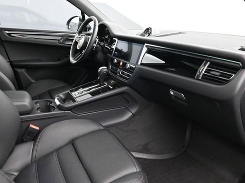 Certified 2026 Porsche Macan image 14