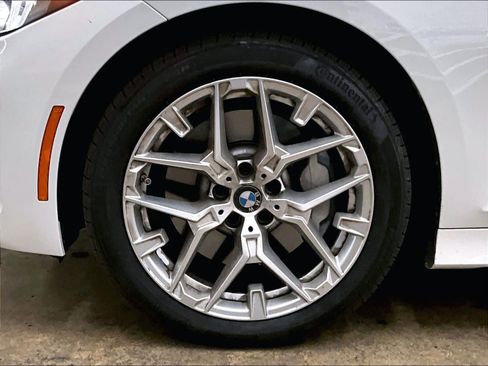 Used 2025 BMW 330i Sedan w/ M Sport Package RWD image 12