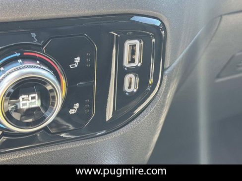 Used 2022 GMC Sierra 1500 Elevation w/ Elevation Premium Package AWD/4WD image 31