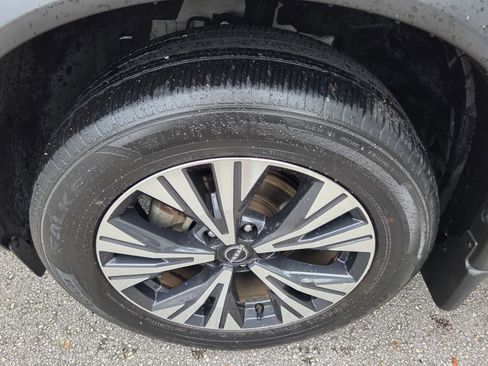 Used 2023 Nissan Rogue SV w/ SV Premium B Package FWD image 11