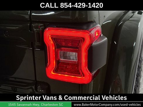 Used 2021 Jeep Wrangler Unlimited Rubicon AWD/4WD image 32