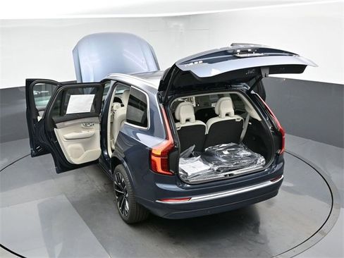New 2026 Volvo XC90 B6 Ultra image 52