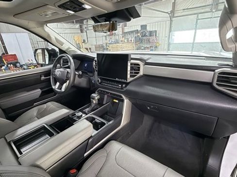 Used 2024 Toyota Tundra Limited image 21