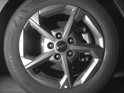 Used 2025 Kia K4 LXS image 12