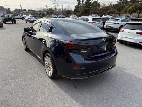 Used 2018 MAZDA MAZDA3 Touring image 8