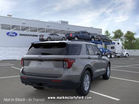 New 2026 Ford Explorer Active RWD image 8