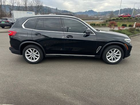 Used 2020 BMW X5 xDrive40i w/ Premium Package image 2