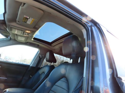 Used 2023 Toyota Highlander XLE image 42