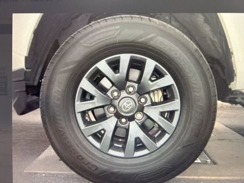 Used 2023 Toyota Tacoma SR5 w/ Technology Package image 16