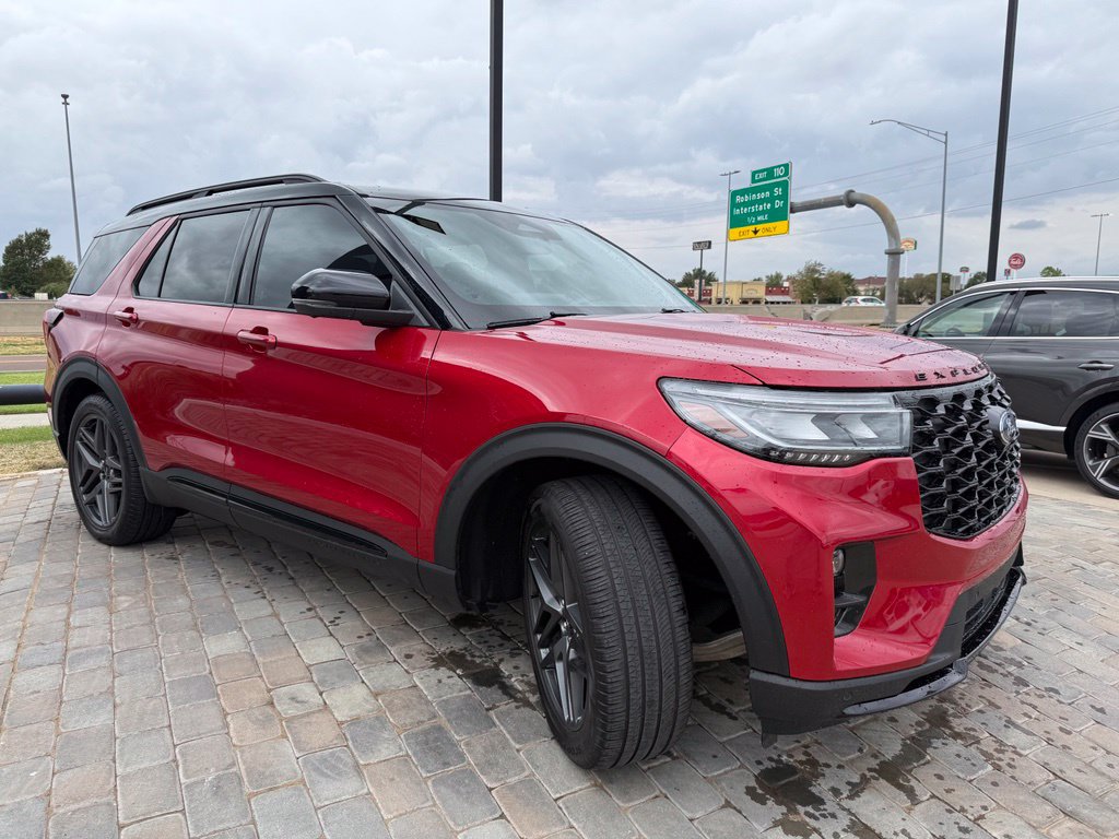 Used 2025 Ford Explorer ST AWD/4WD image 7