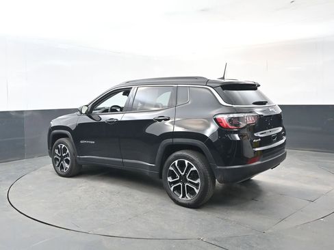 Used 2022 Jeep Compass Limited image 3