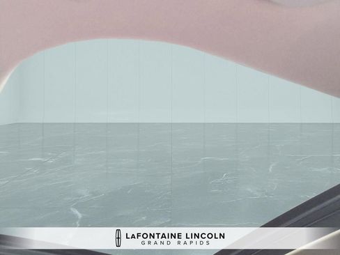 Used 2023 Lincoln Nautilus Reserve image 13