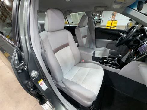 Used 2013 Toyota Camry LE FWD image 16