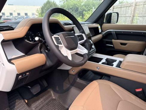 New 2026 Land Rover Defender 110 X-Dynamic SE AWD/4WD image 25
