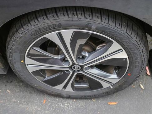 Certified 2025 Hyundai Tucson Limited image 11