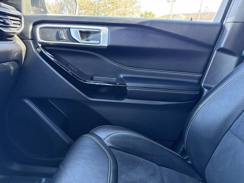 Used 2022 Ford Explorer ST w/ ST Street Pack image 28