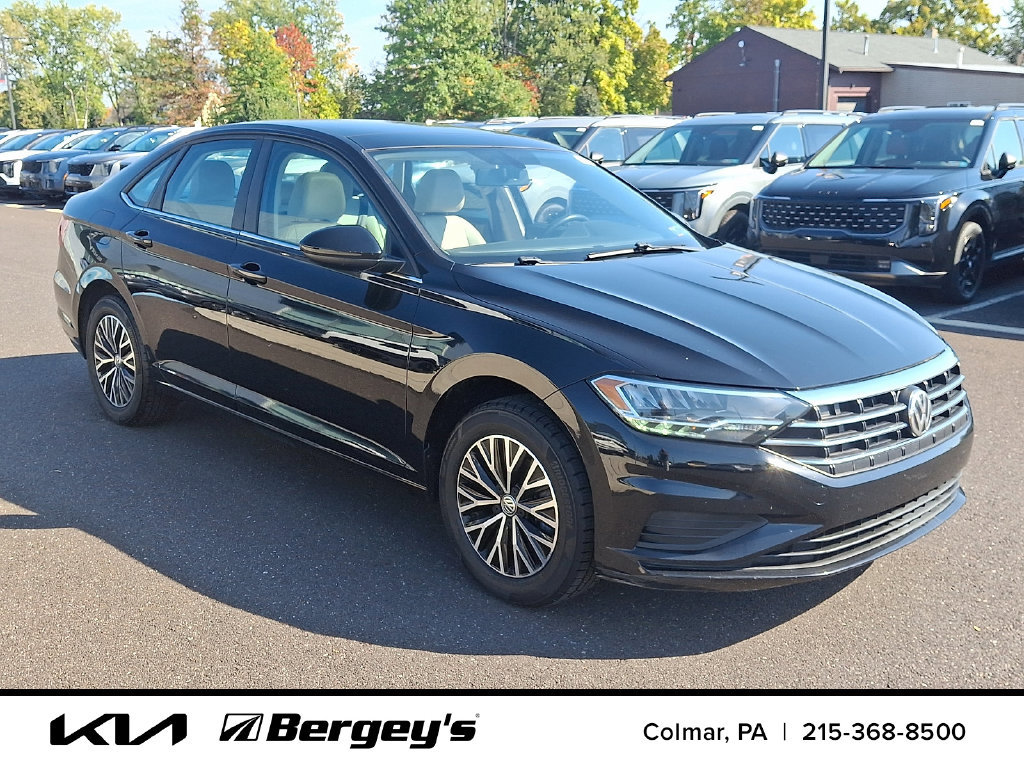 Used 2020 Volkswagen Jetta SE w/ SE Cold Weather Package FWD image 3