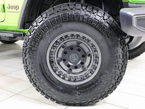 Used 2025 Jeep Wrangler Rubicon w/ Convenience Group image 12