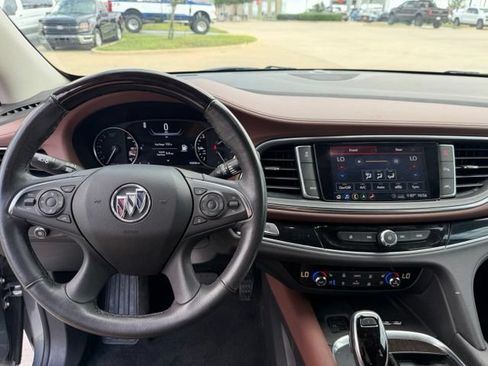 Used 2021 Buick Enclave Avenir w/ Avenir Technology Package FWD image 15