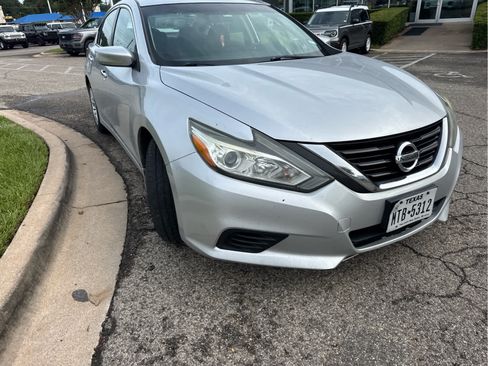 Used 2018 Nissan Altima 2.5 S w/ S Convenience Package FWD image 3