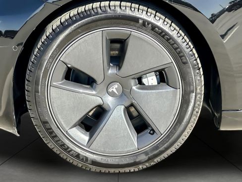 Used 2021 Tesla Model 3 Standard Range Plus image 24