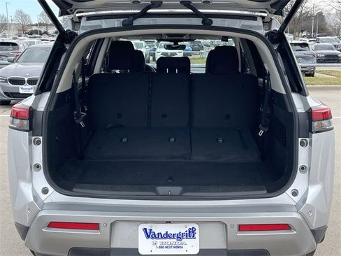 Used 2023 Nissan Pathfinder SL w/ Lighting Package (N92) image 30