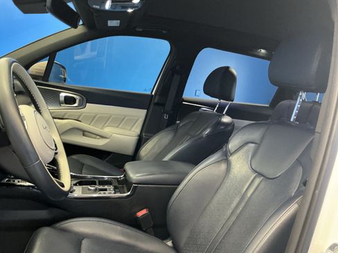 Used 2022 Kia Sorento SX Prestige w/ Panoramic Sunroof Package AWD/4WD image 12
