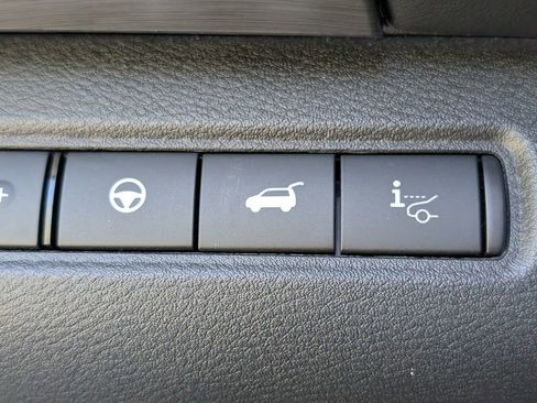 Used 2025 Nissan Pathfinder Platinum w/ Cargo Package image 27