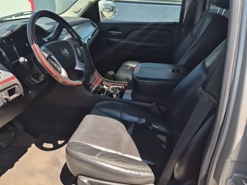 Used 2007 Cadillac Escalade AWD image 6