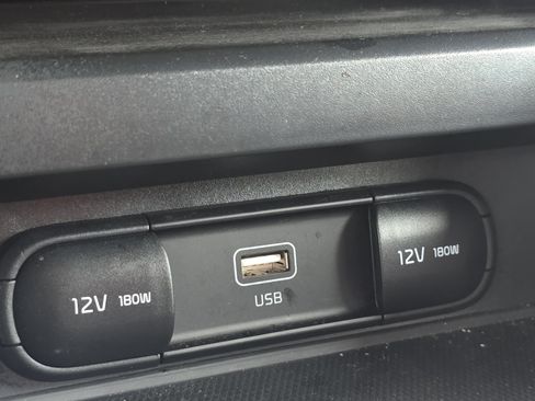 Certified 2025 Kia Soul LX w/ LX Technology Package FWD image 19