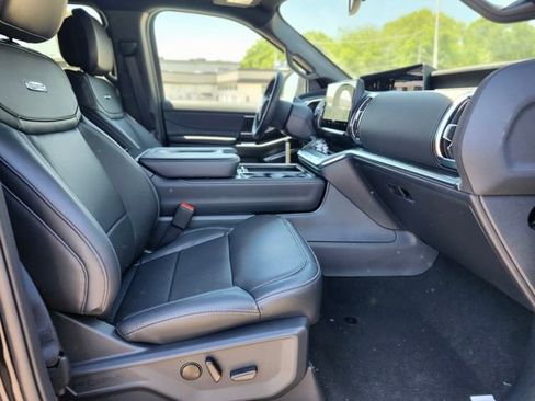 New 2026 Ford Expedition Platinum w/ Stealth Performance Package AWD/4WD image 11