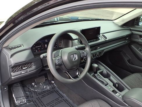 Used 2025 Honda Accord SE image 5