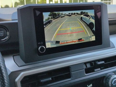 Certified 2025 Toyota Tacoma SR5 AWD/4WD image 13