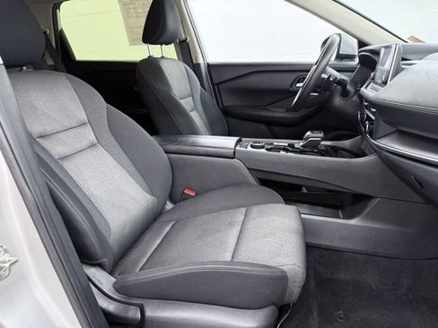 Used 2024 Nissan Rogue SV AWD/4WD image 19