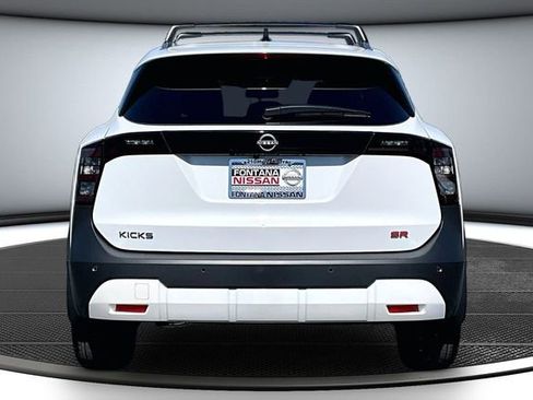 New 2026 Nissan Kicks SR w/ Cold Weather Package FWD image 4