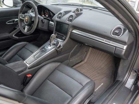 Used 2018 Porsche 718 Cayman GTS image 28