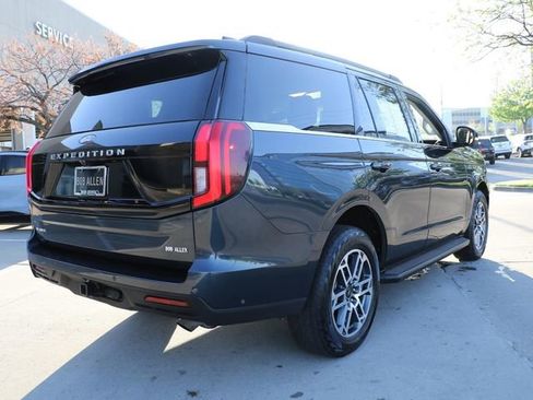 Used 2025 Ford Expedition Active AWD/4WD image 5