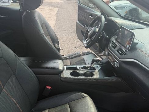 Used 2019 Nissan Altima 2.5 SR FWD image 14
