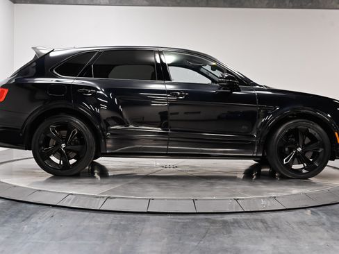 Used 2018 Bentley Bentayga AWD/4WD image 24