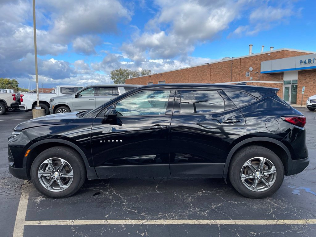 Used 2023 Chevrolet Blazer LT w/ Driver Confidence Package FWD image 2