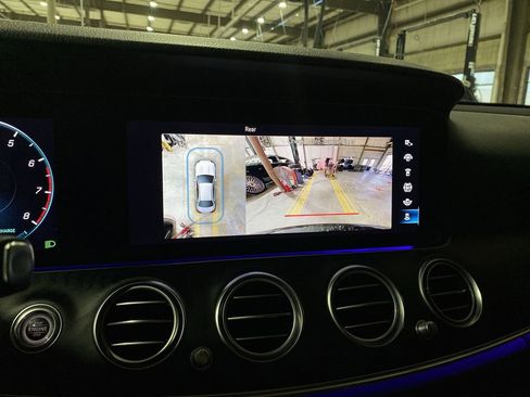 Used 2022 Mercedes-Benz E 450 4MATIC Sedan image 6