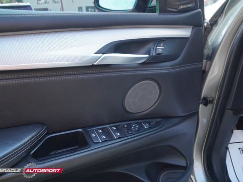 Used 2016 BMW X5 M image 16