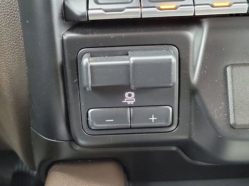 Certified 2021 Chevrolet Silverado 1500 LTZ w/ LTZ Convenience Package II image 30