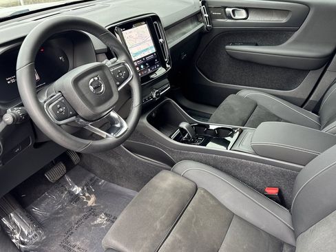 Certified 2023 Volvo XC40 Recharge Ultimate w/ Protection Package Premier AWD/4WD image 14