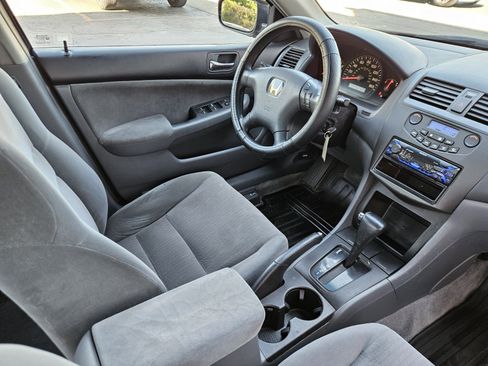 Used 2005 Honda Accord LX image 11