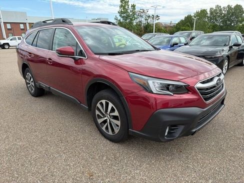 Used 2022 Subaru Outback Premium AWD/4WD image 2