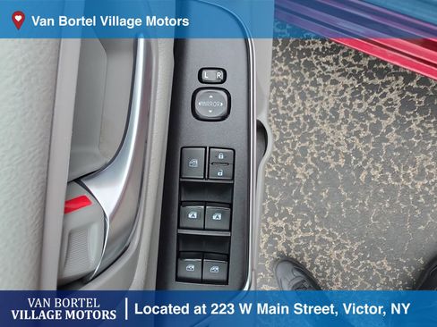 Used 2017 Toyota Camry SE FWD image 12