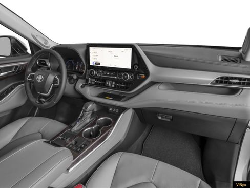 New 2026 Toyota Highlander Platinum image 5